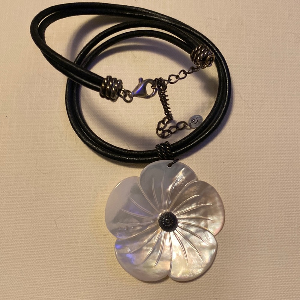 Leather flower necklace